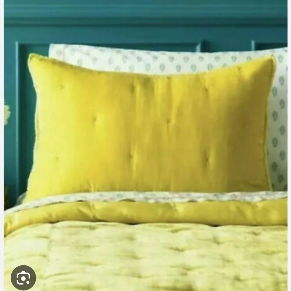 Target citron yellow tufted comforter in king